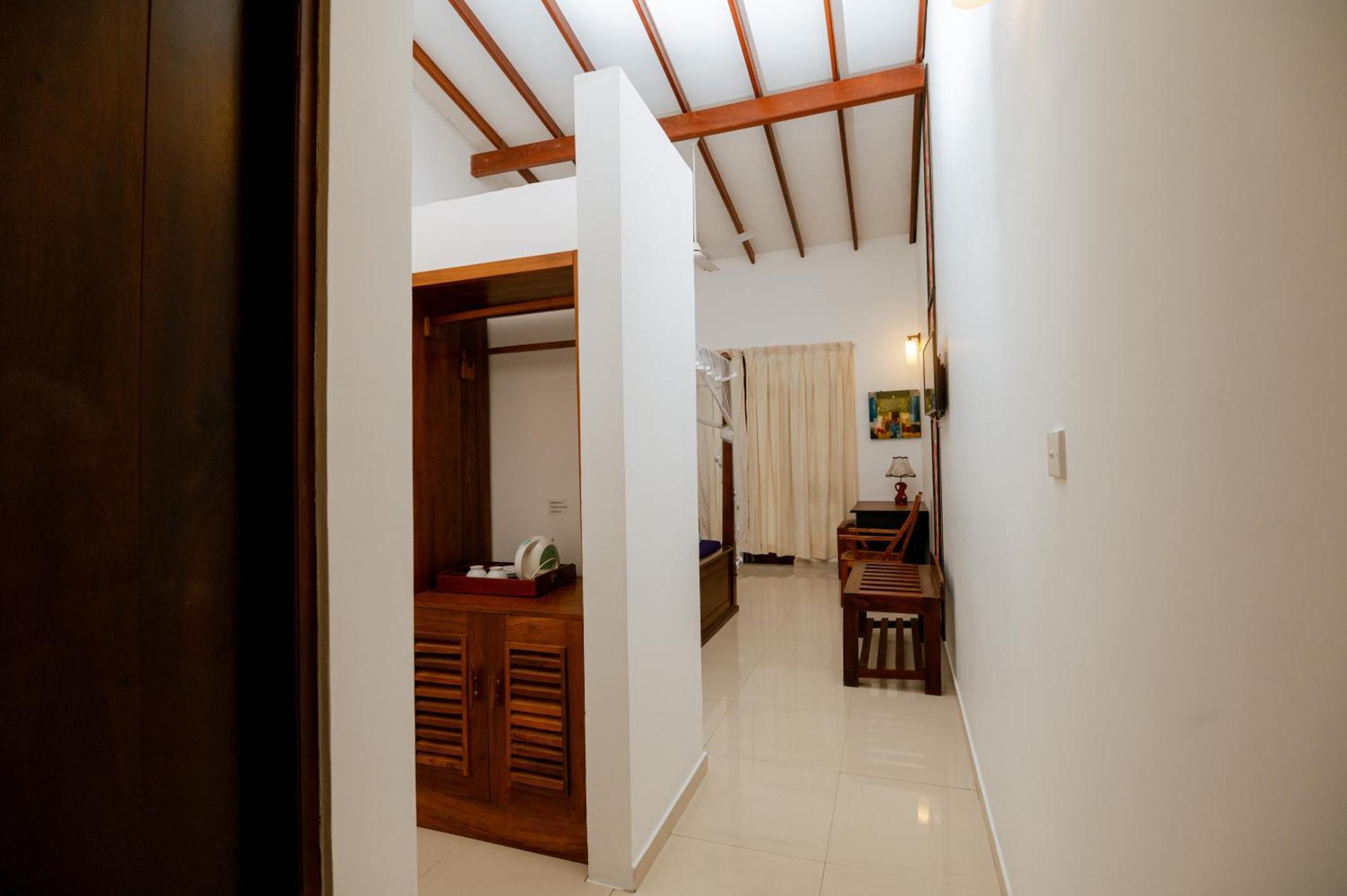 Prince Beach Hotel Bentota Exterior photo