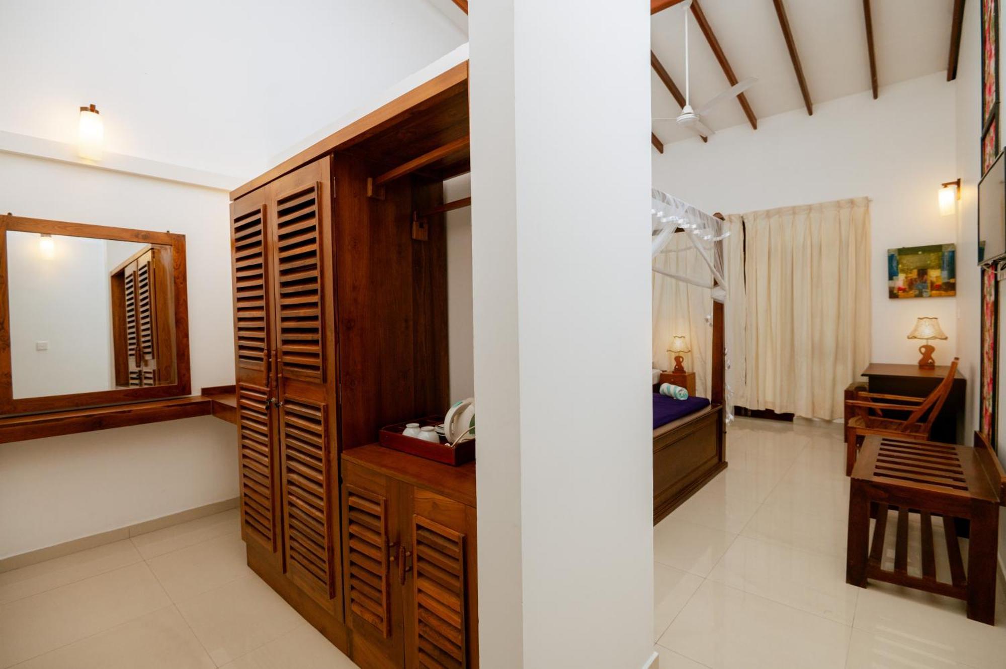 Prince Beach Hotel Bentota Exterior photo