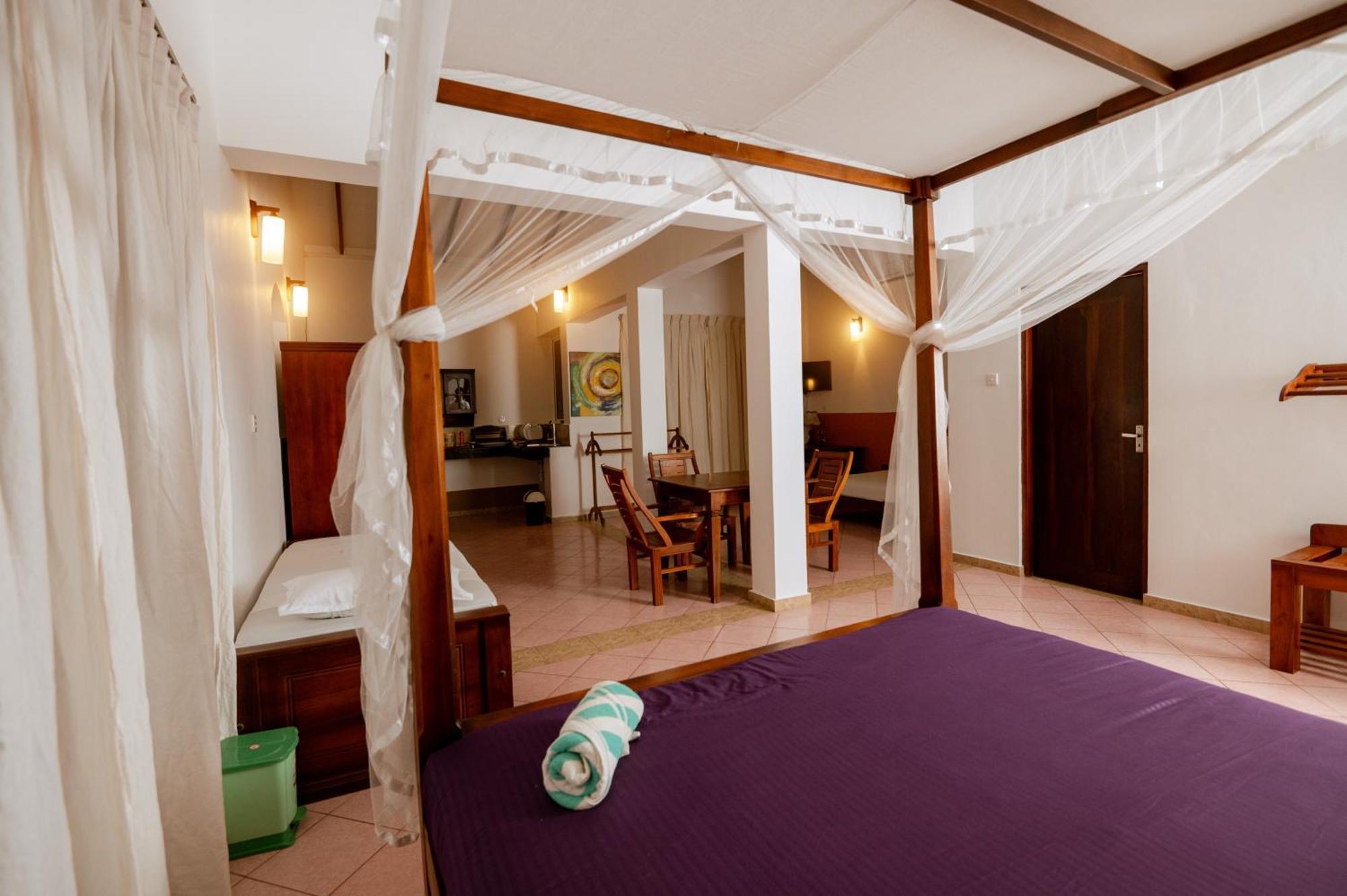 Prince Beach Hotel Bentota Exterior photo