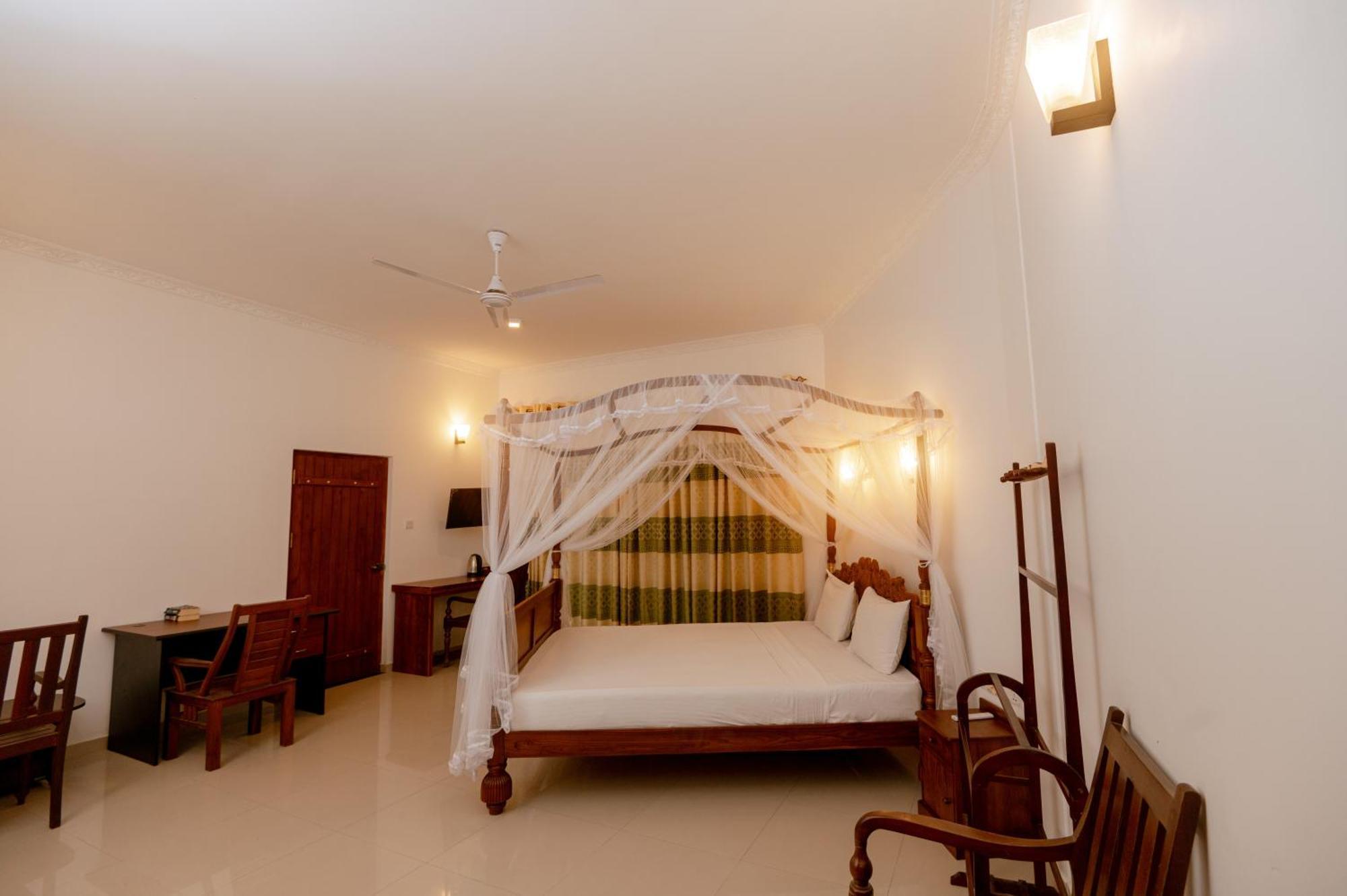 Prince Beach Hotel Bentota Exterior photo