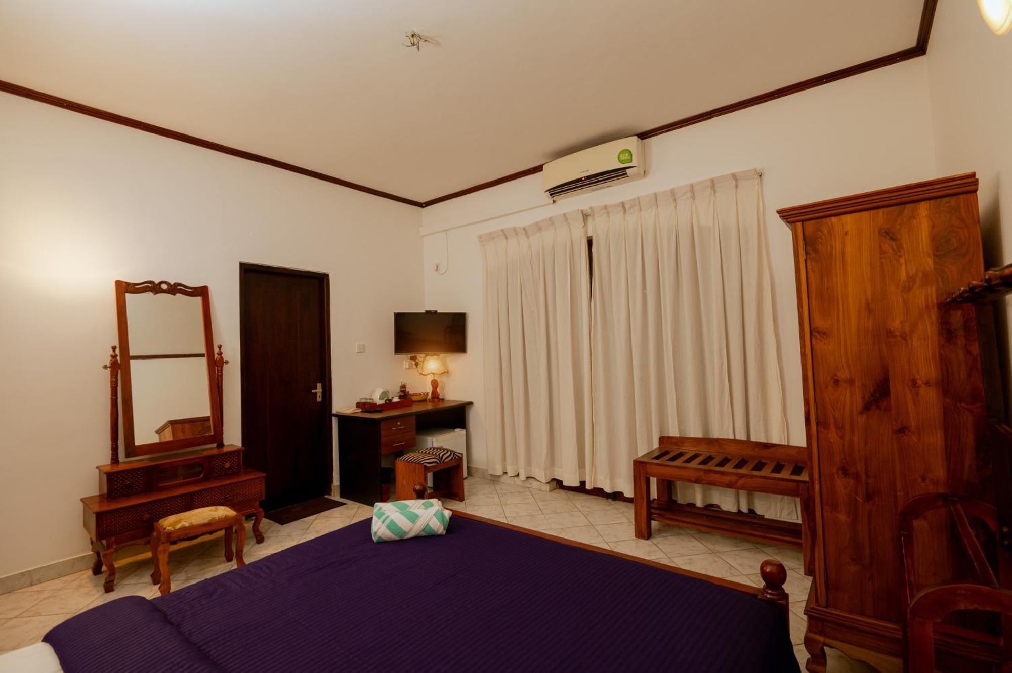 Prince Beach Hotel Bentota Exterior photo