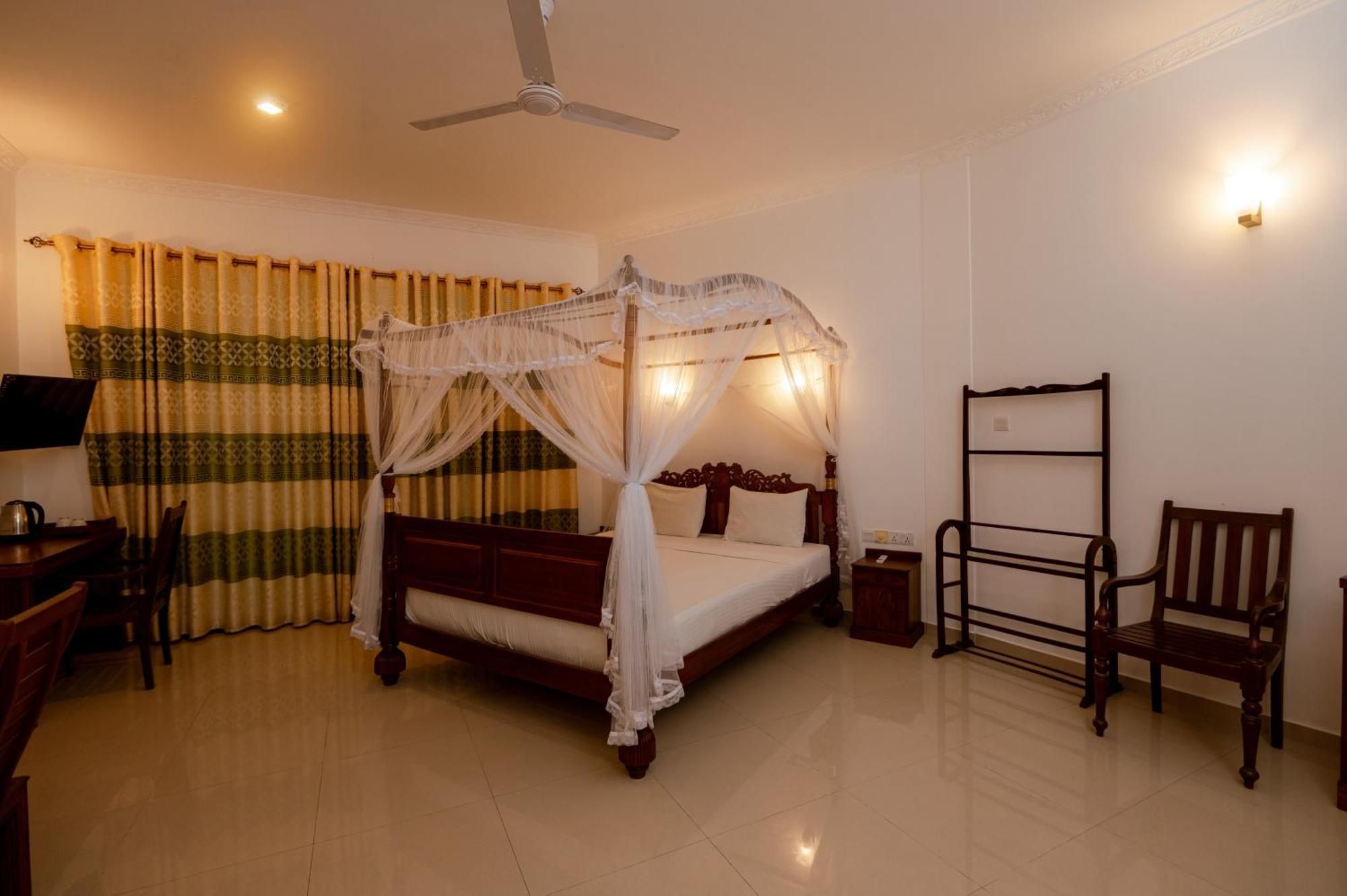 Prince Beach Hotel Bentota Exterior photo