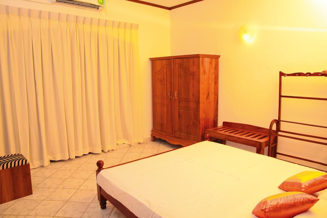 Prince Beach Hotel Bentota Exterior photo