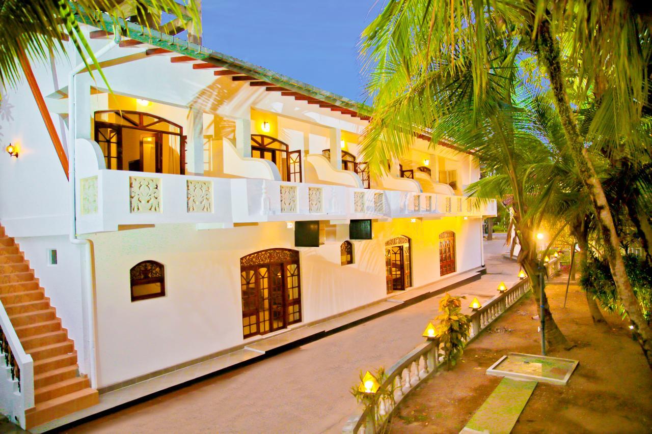 Prince Beach Hotel Bentota Exterior photo