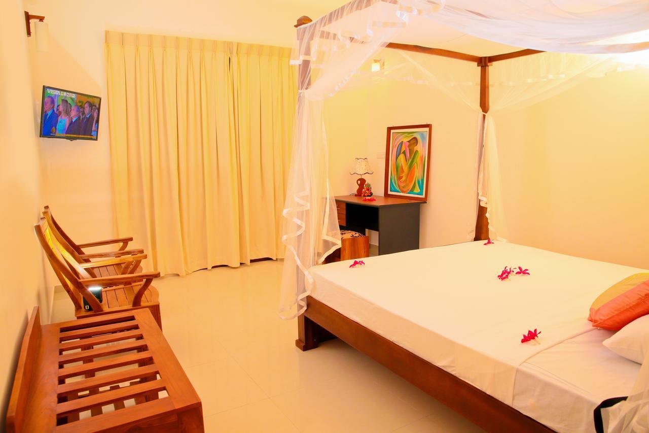Prince Beach Hotel Bentota Exterior photo