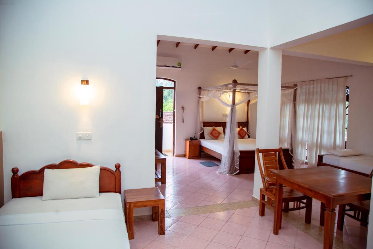 Prince Beach Hotel Bentota Exterior photo