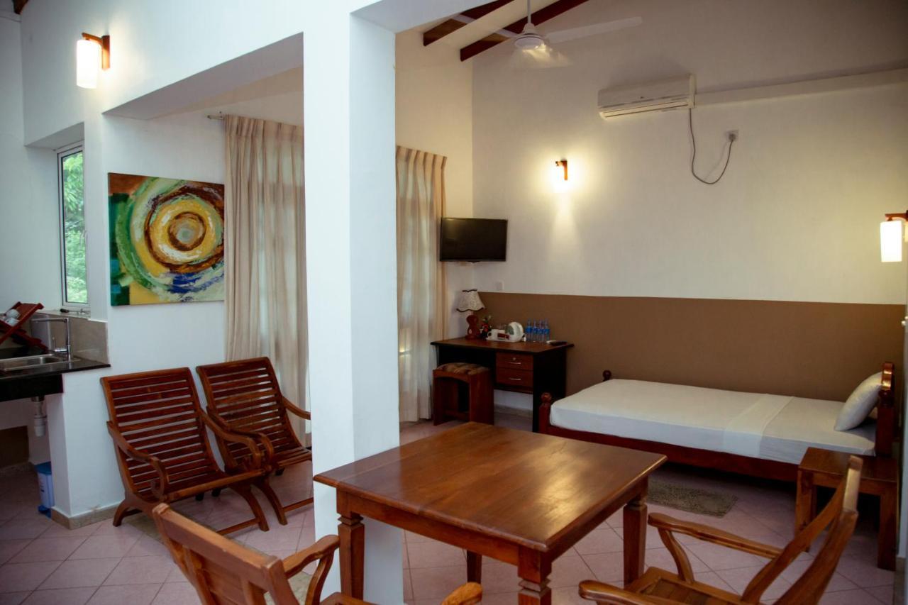 Prince Beach Hotel Bentota Exterior photo