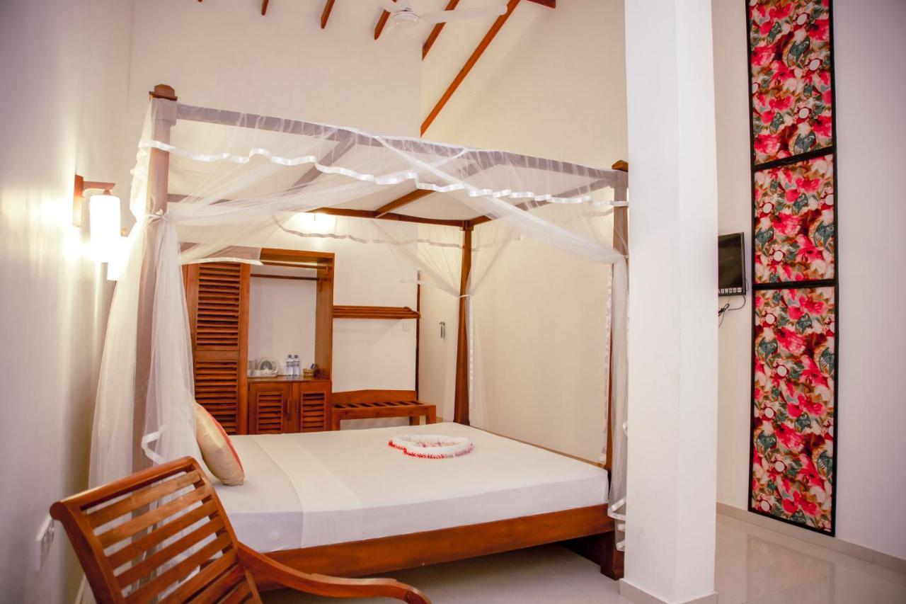 Prince Beach Hotel Bentota Exterior photo