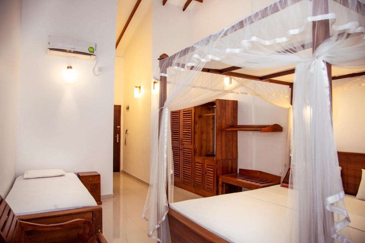 Prince Beach Hotel Bentota Exterior photo