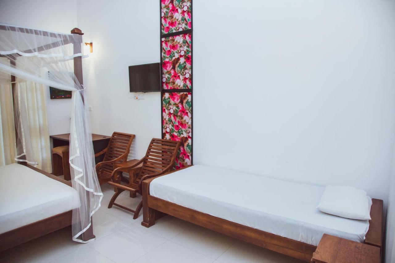 Prince Beach Hotel Bentota Exterior photo